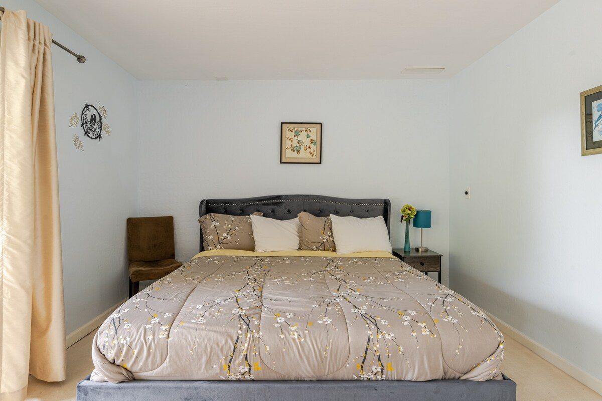 Primary Suite photo 8