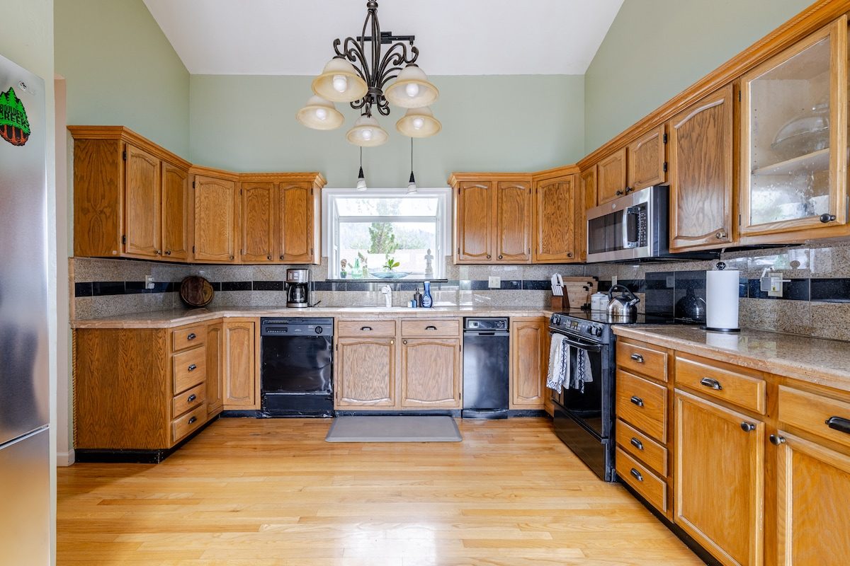 Kitchen & Dining photo 4