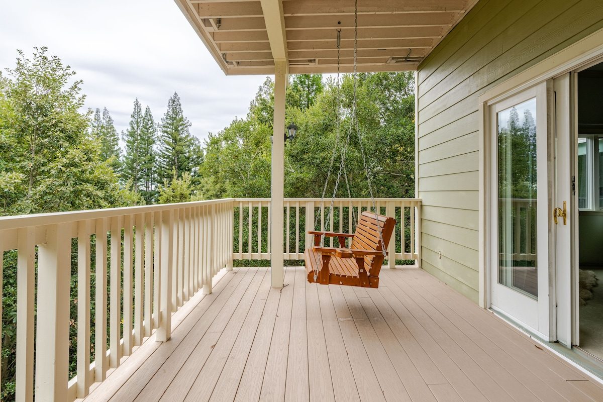 Deck & Outdoor Living